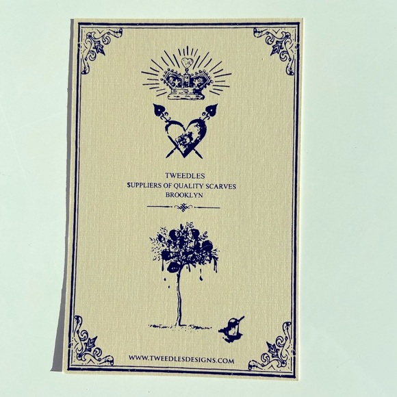 HIGHLAND FLORALS SILK SCARF, Classic Grey - Picture 7 of 7